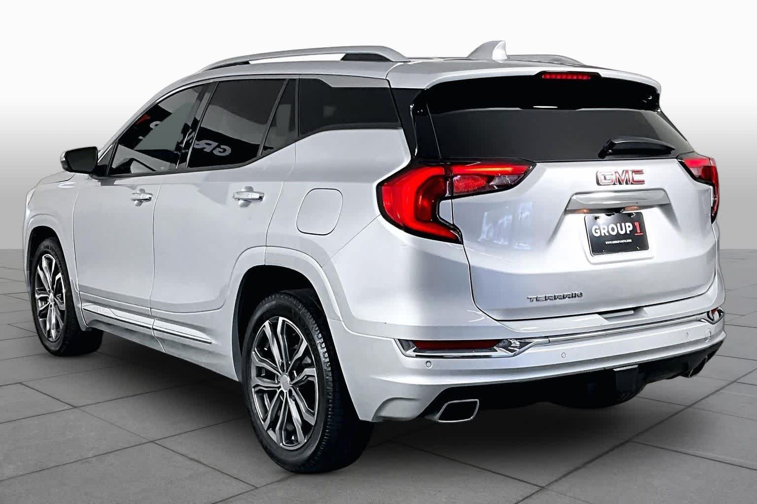 Used 2019 Quicksilver Metallic GMC Denali image 11