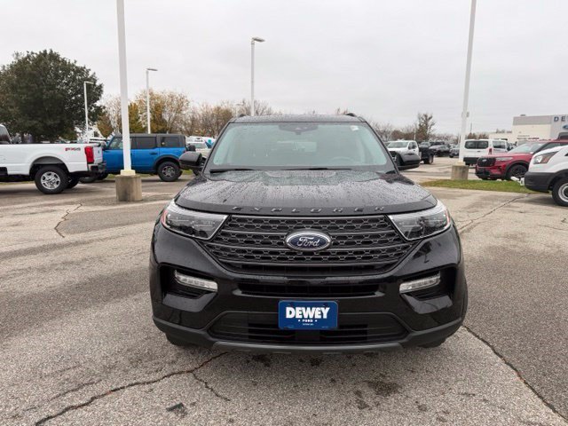 Used 2024 Black Metallic Ford XLT image 2