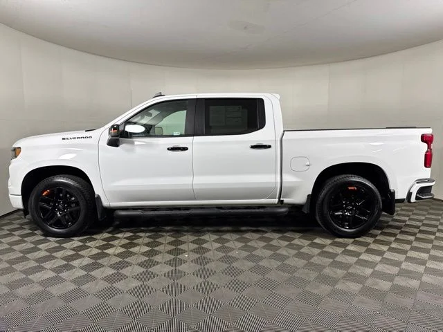 Used 2025 Summit White Chevrolet RST image 7