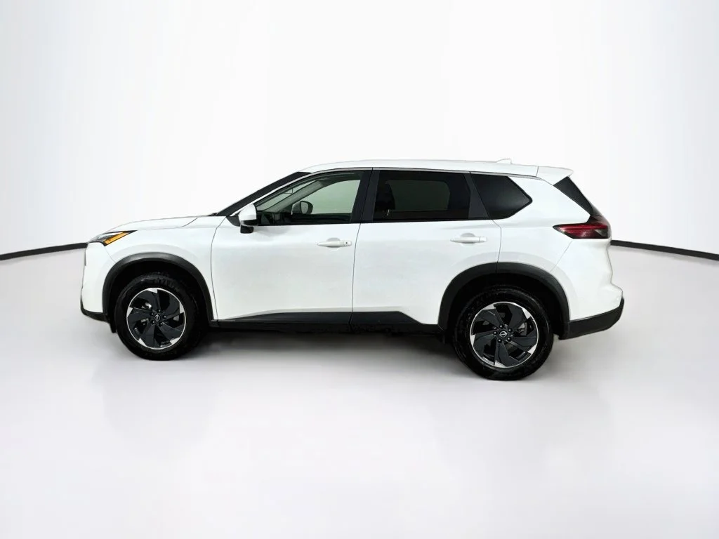 Used 2025 White Nissan SV image 4