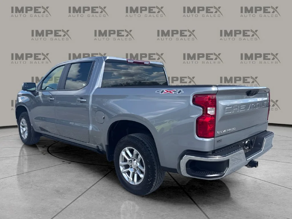 Used 2024 Gray Chevrolet LT image 3