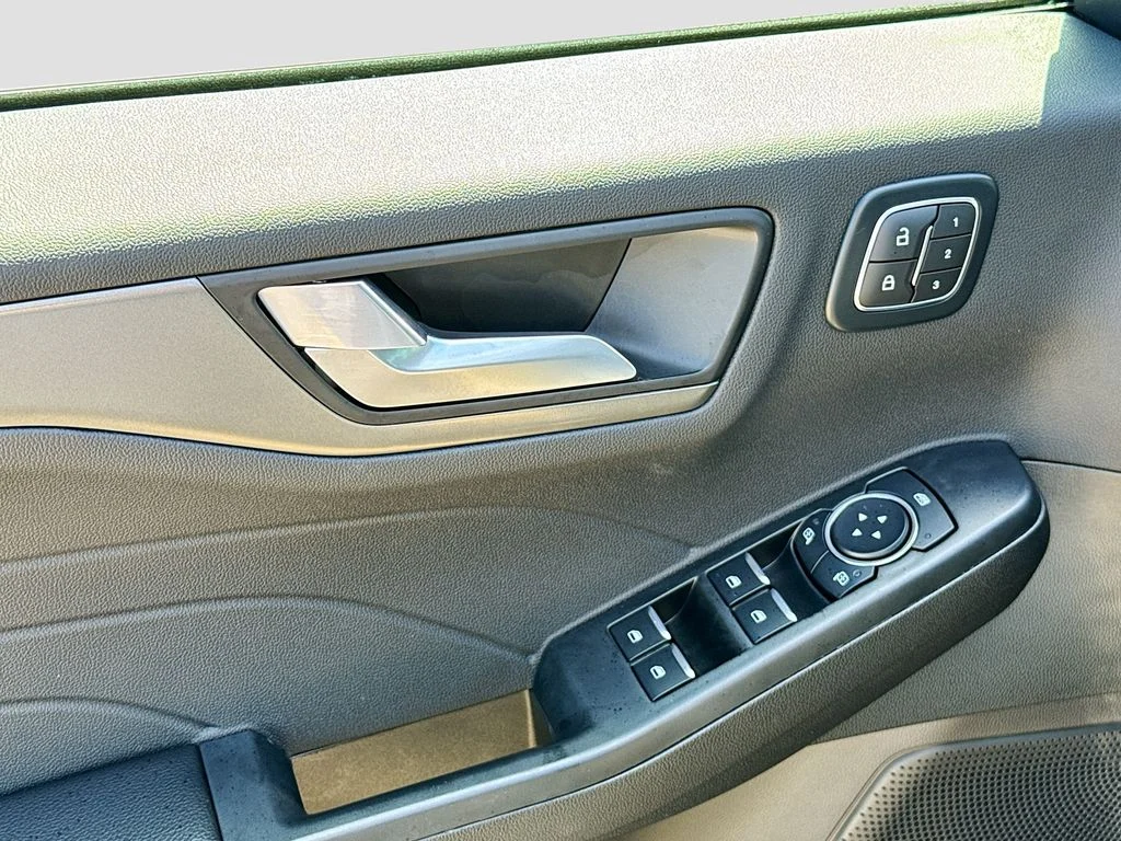 Used 2025 Black Metallic Ford Active image 16