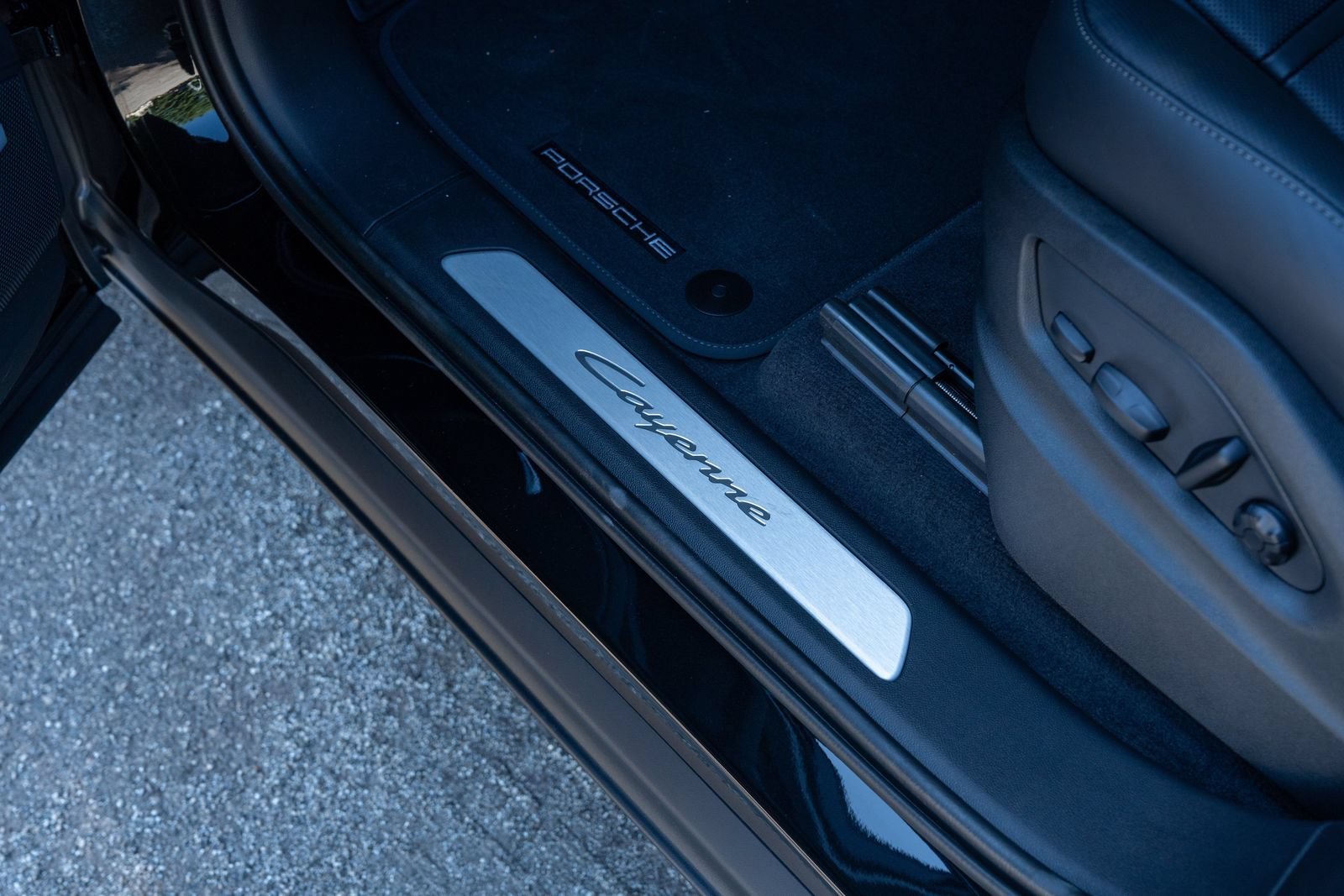 New 2026 Chromite Black Metallic Porsche Coupe image 23