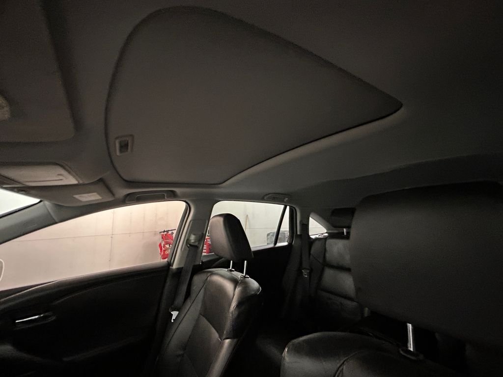 Used 2018 White Acura Technology & AcuraWatch Plus Packages image 25