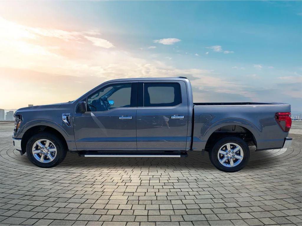 Used 2025 Carbonized Gray Metallic Ford XLT image 8