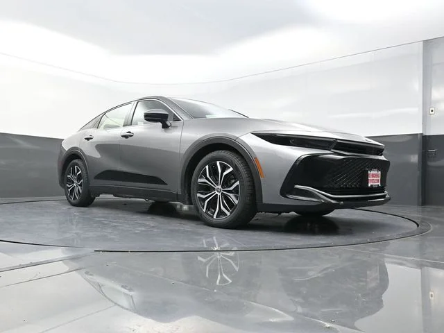 Used 2023  Toyota XLE image 30