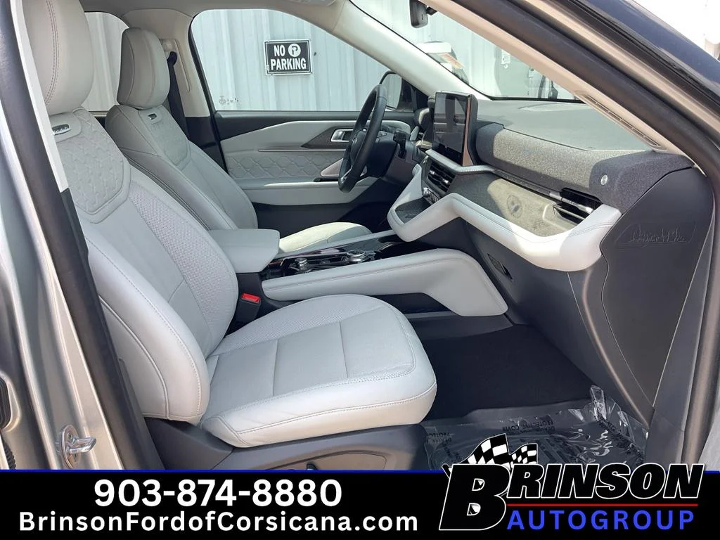Used 2025 Iconic Silver Metallic Ford Platinum image 26