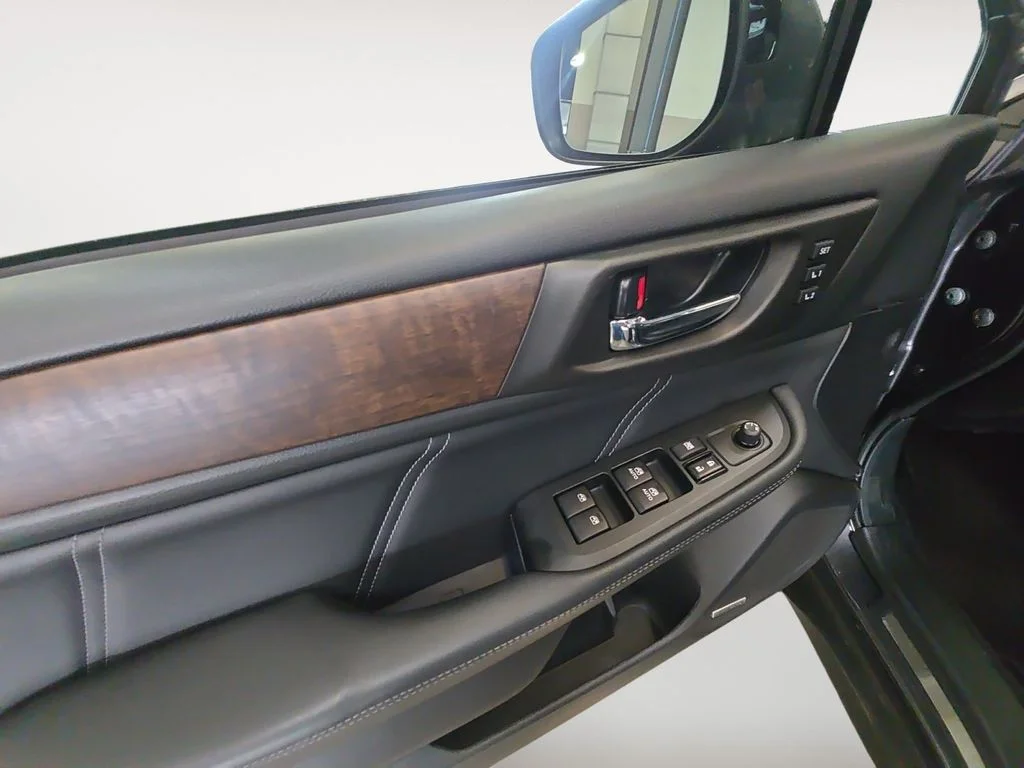 Used 2018 Gray Subaru 2.5i image 10