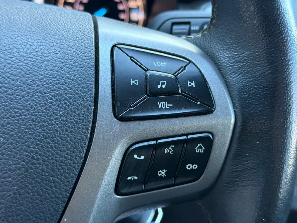 Used 2020 White Ford XLT image 25