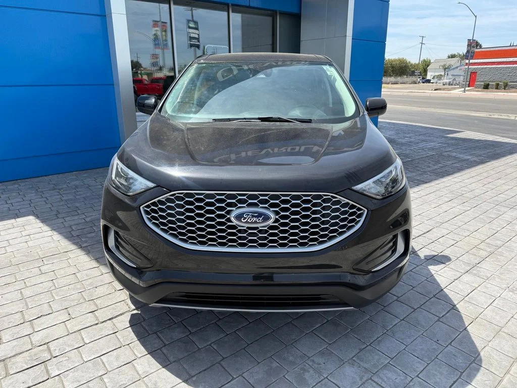 Used 2024 Black Ford SEL image 3