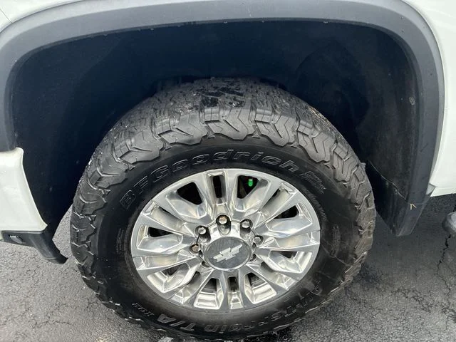 Used 2020 White Chevrolet High Country image 10