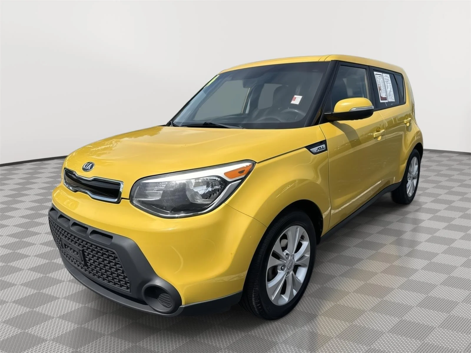 Used 2014 Solar Yellow Kia + image 9