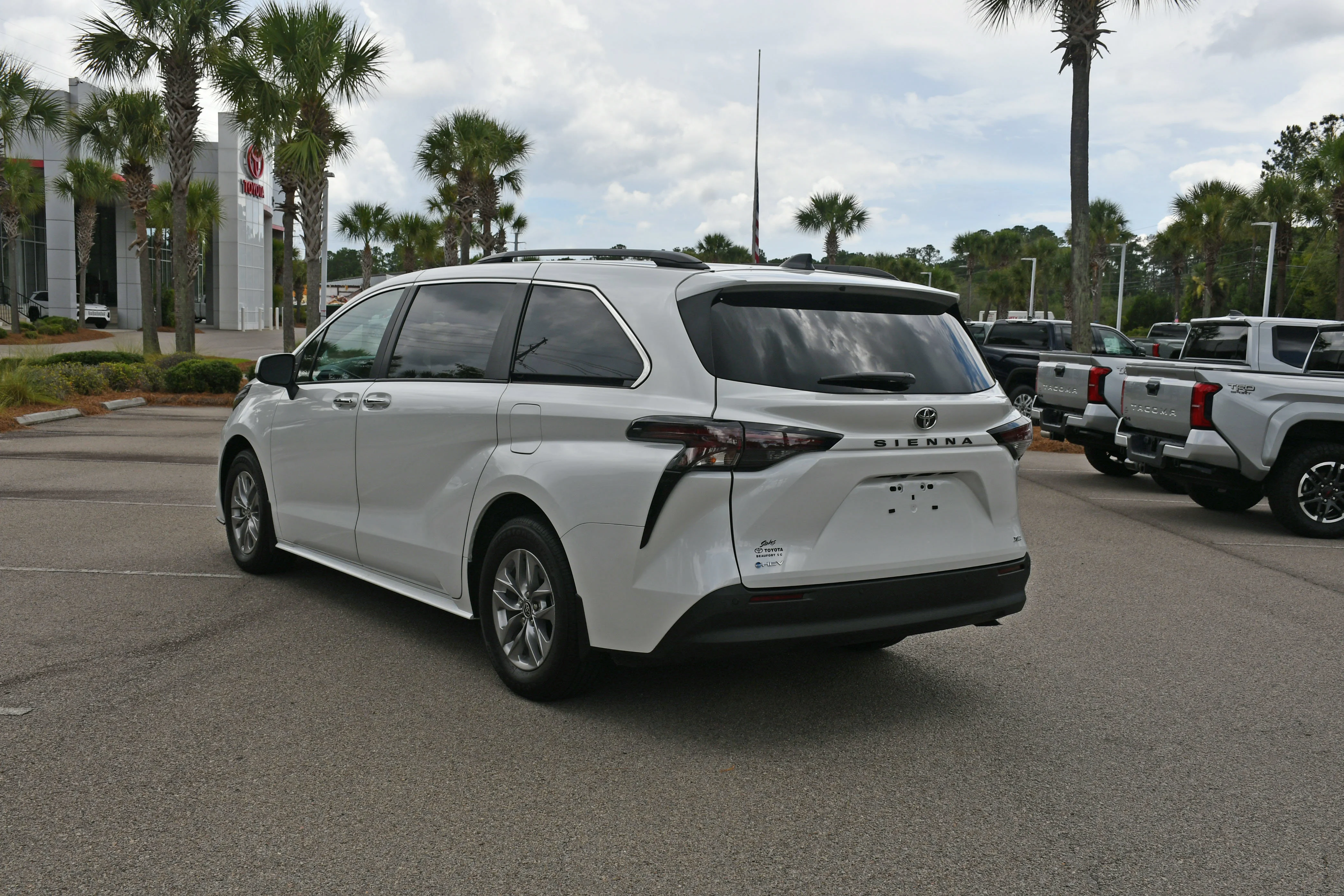 Used 2026 Beige Toyota XLE image 3