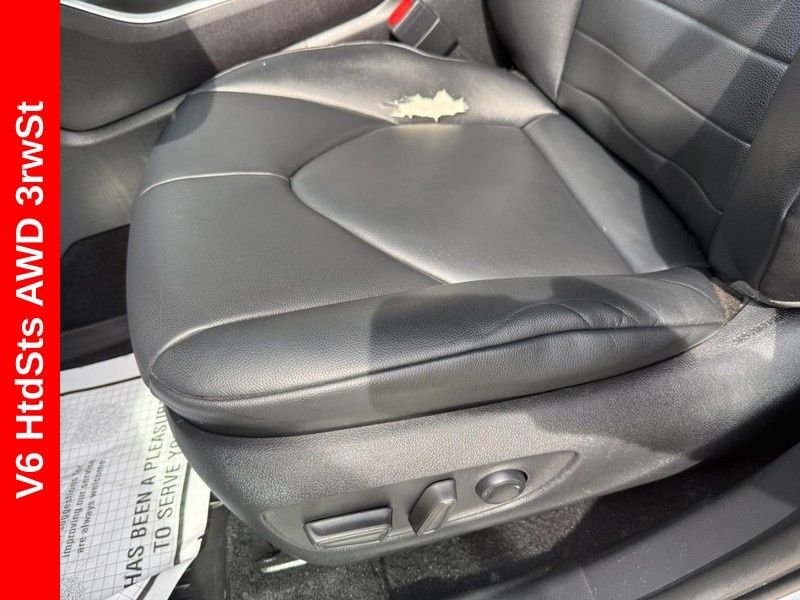 Used 2020 Moon Dust Toyota XLE image 18
