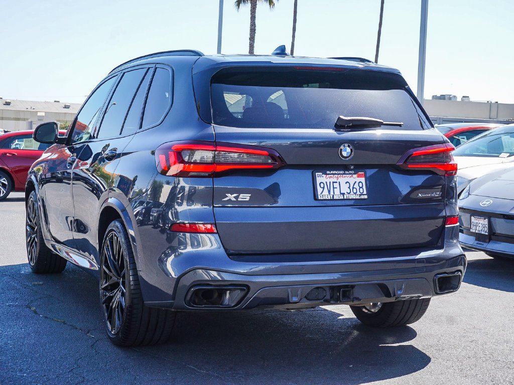 Used 2021 Gray BMW xDrive40i image 5