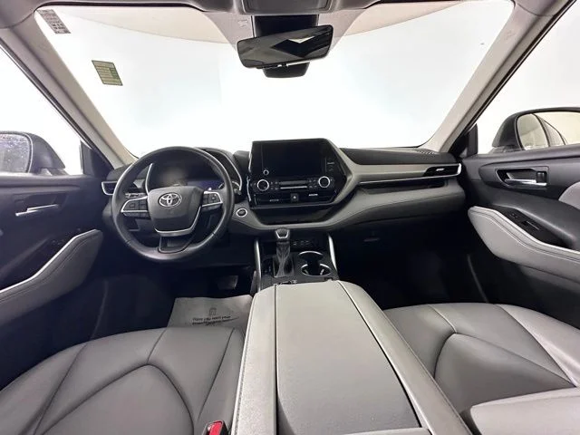 Used 2023 Beige Toyota XLE image 19