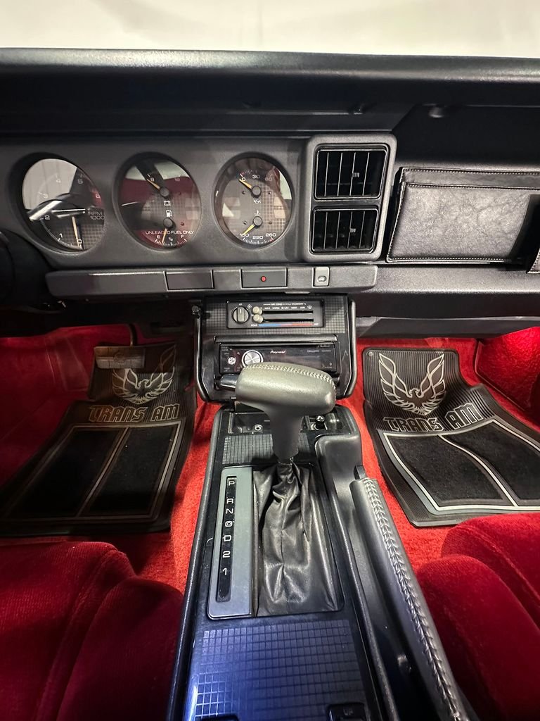Used 1987 Red Pontiac  image 56