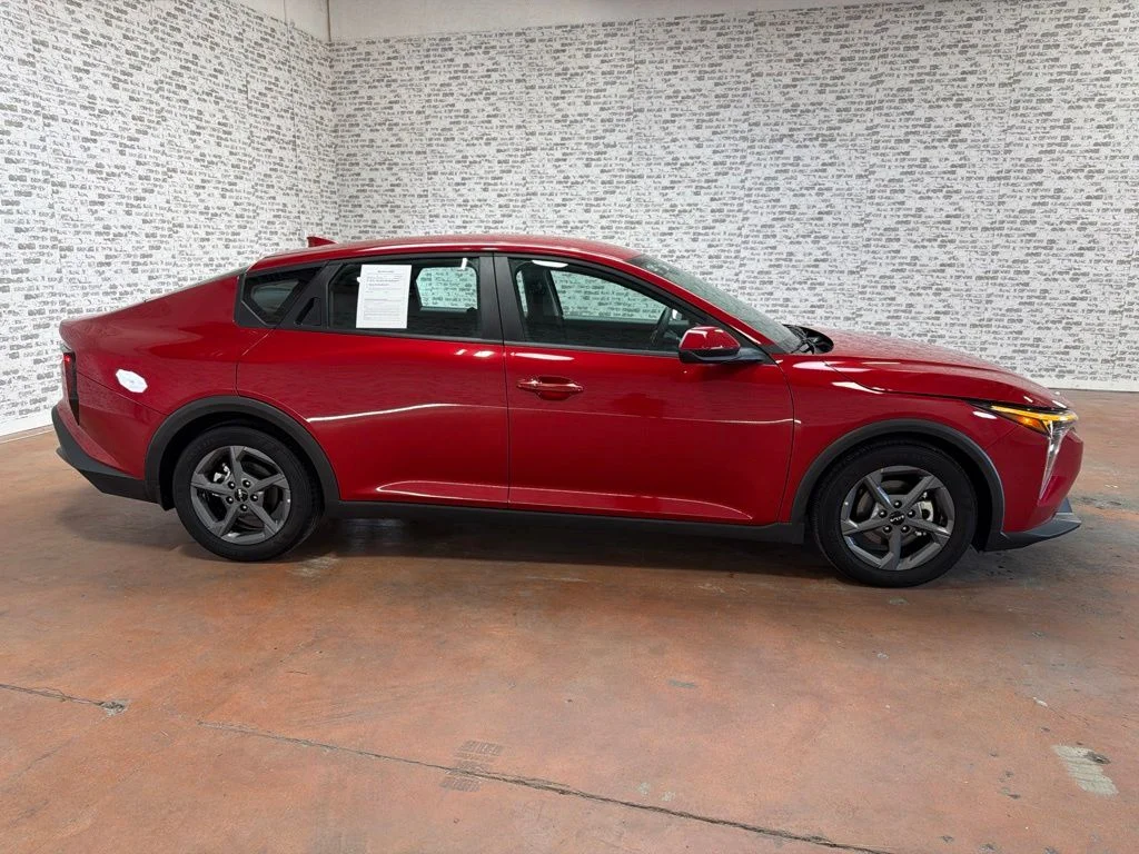 Used 2025 Currant Red Kia LXS image 8