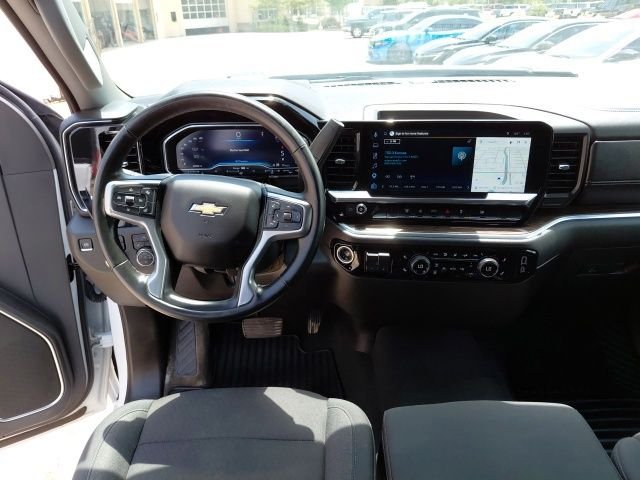 Used 2025 White Chevrolet LT image 24