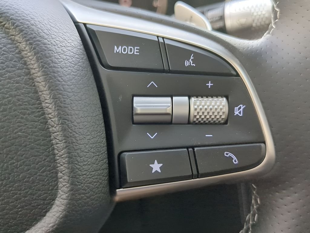 2026 GENESIS G70 Standard - Photo 35