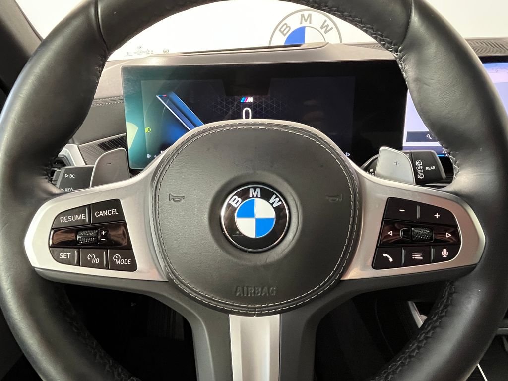 Used 2025 White BMW xDrive40i image 11