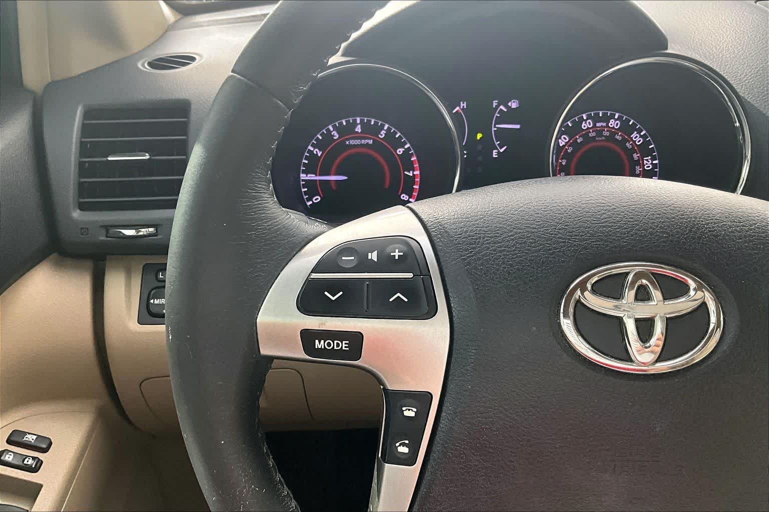 Used 2013 Black Toyota SE image 22