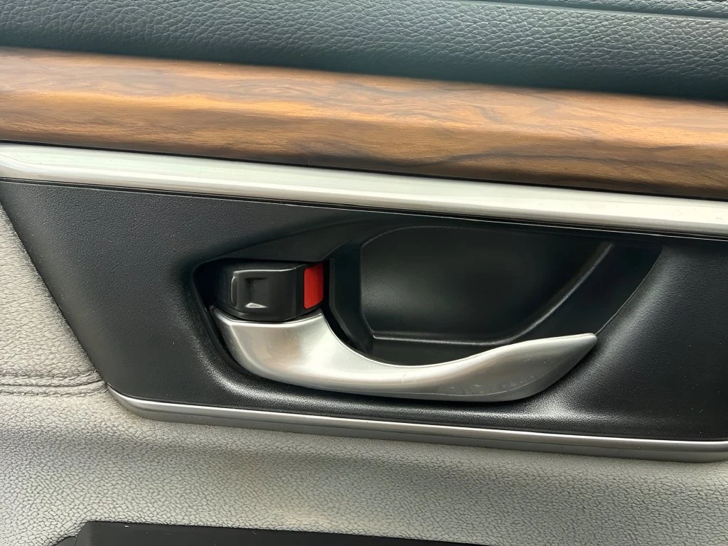 Used 2018  Honda EX image 12