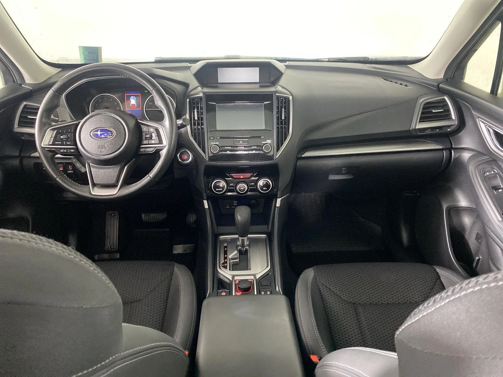 Used 2023  Subaru Premium image 24