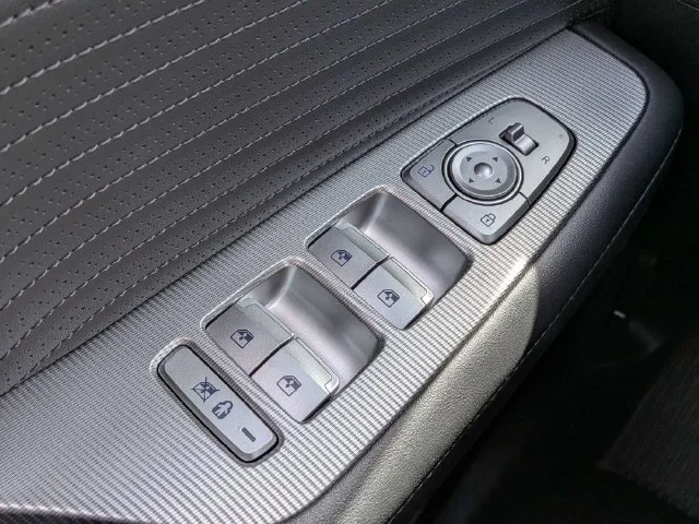 Used 2024 White Hyundai Calligraphy image 20