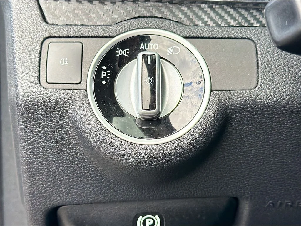 Used 2012  Mercedes-Benz E 350 image 30