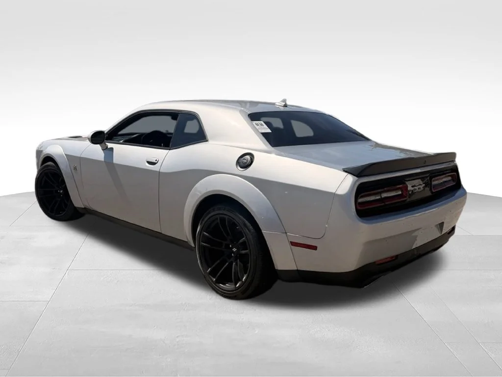 Used 2023  Dodge R/T Scat Pack Widebody image 3