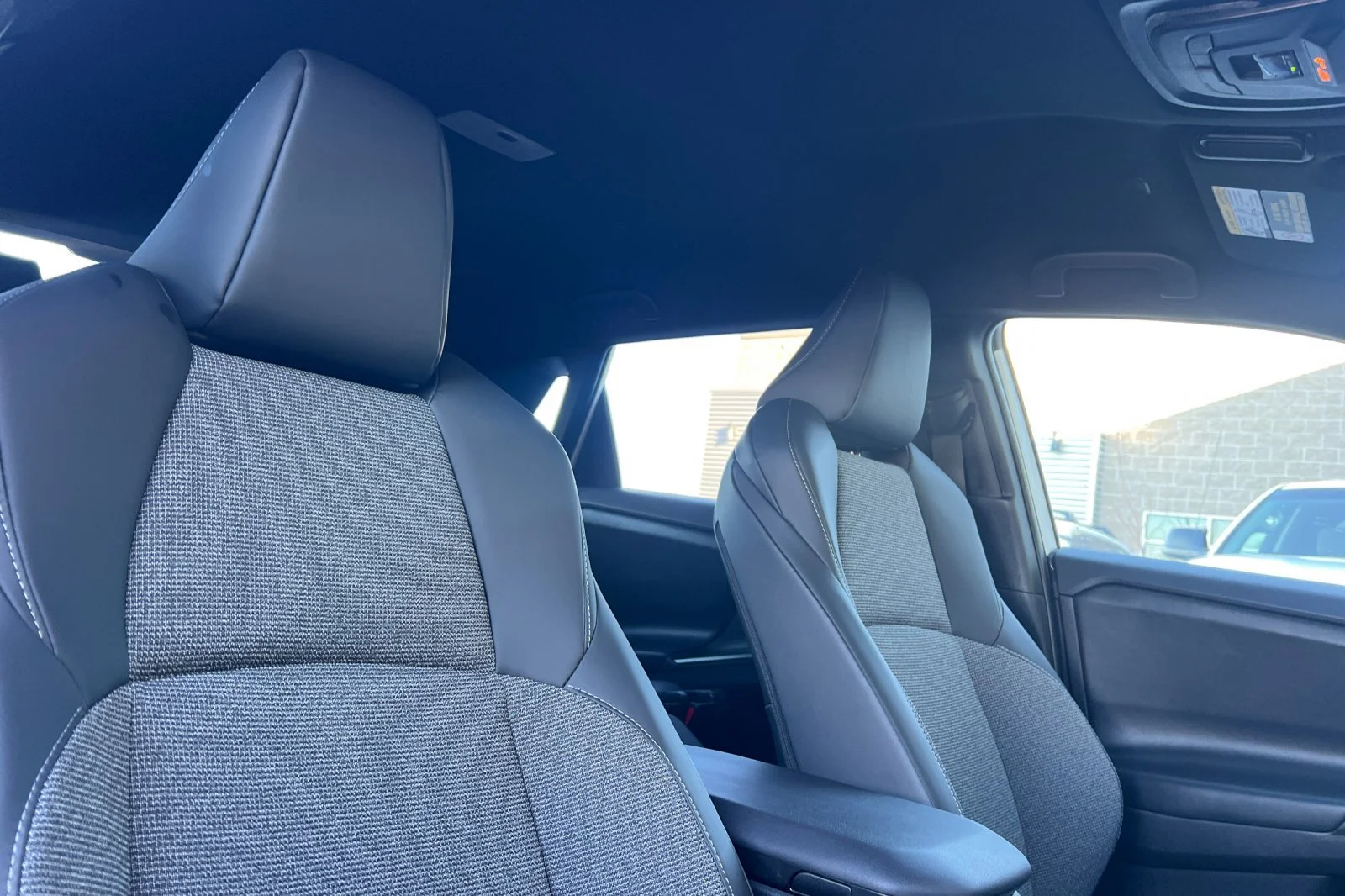 New 2027 Wind Chill Pearl <sup>1</sup> Toyota  XLE image 13