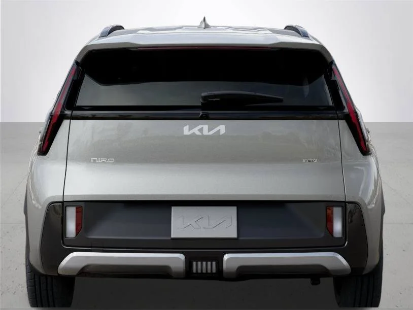 New 2027 Ivory Silver Kia S image 13