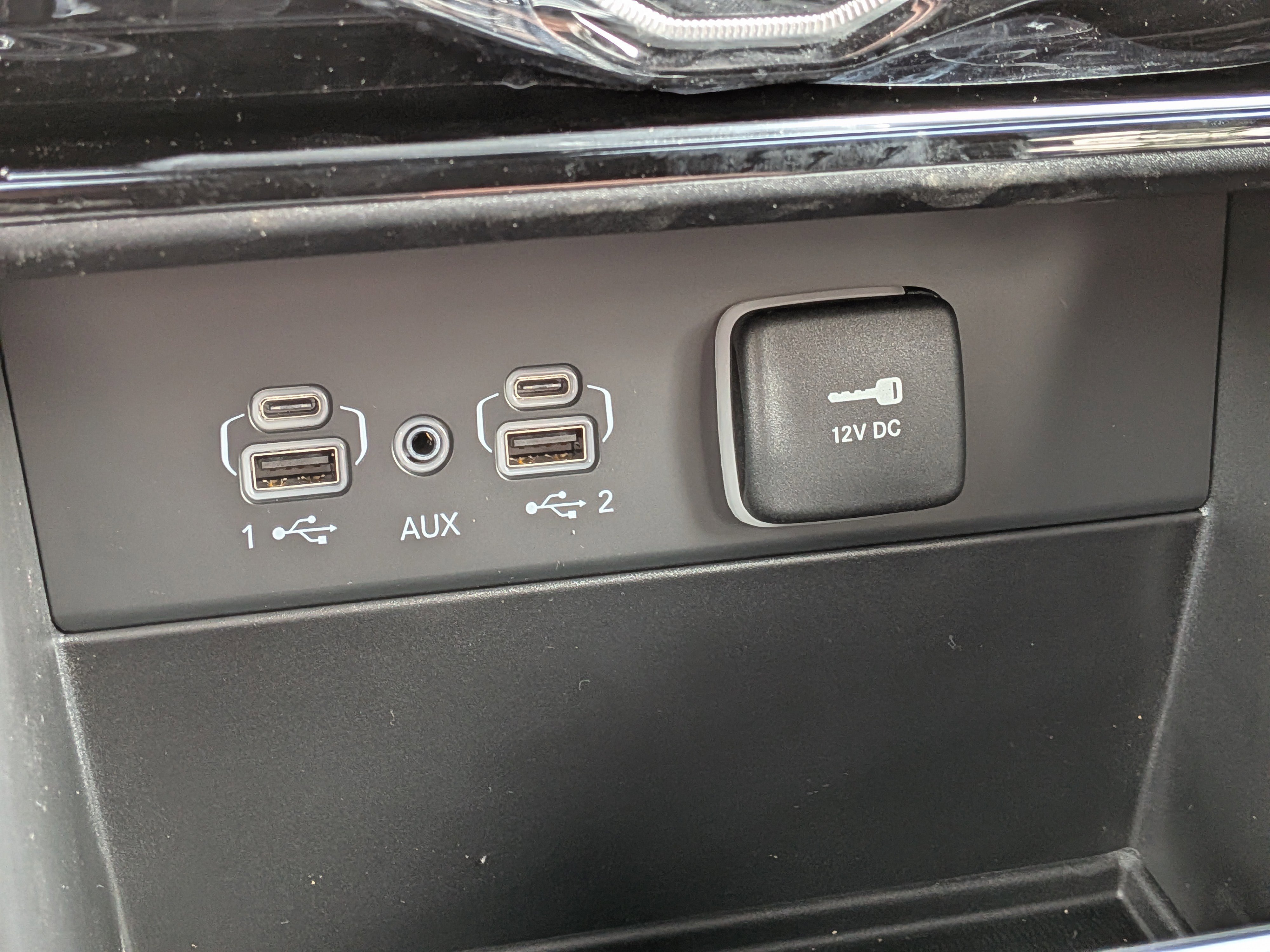 New 2026 Silver Zynith Exterior Paint Jeep Limited image 27