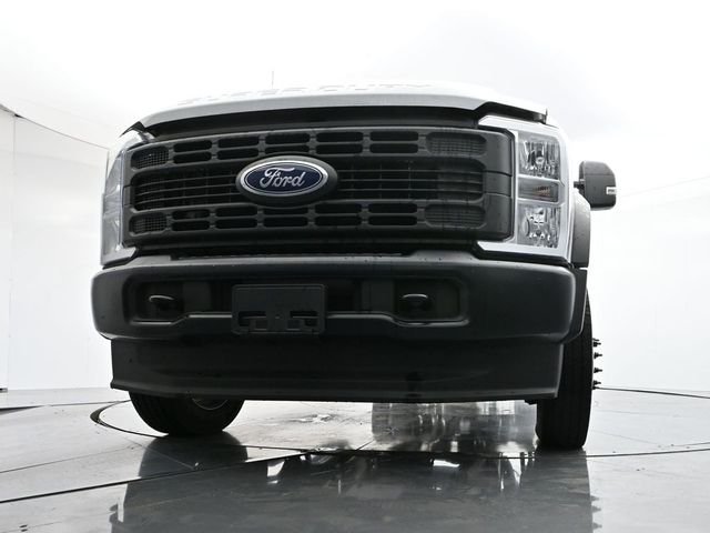 2024 Ford F-450 Super Duty Chassis Cab XL - Photo 28