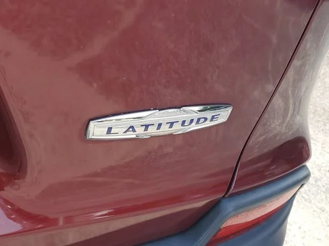 Used 2019 Red Jeep Latitude image 26