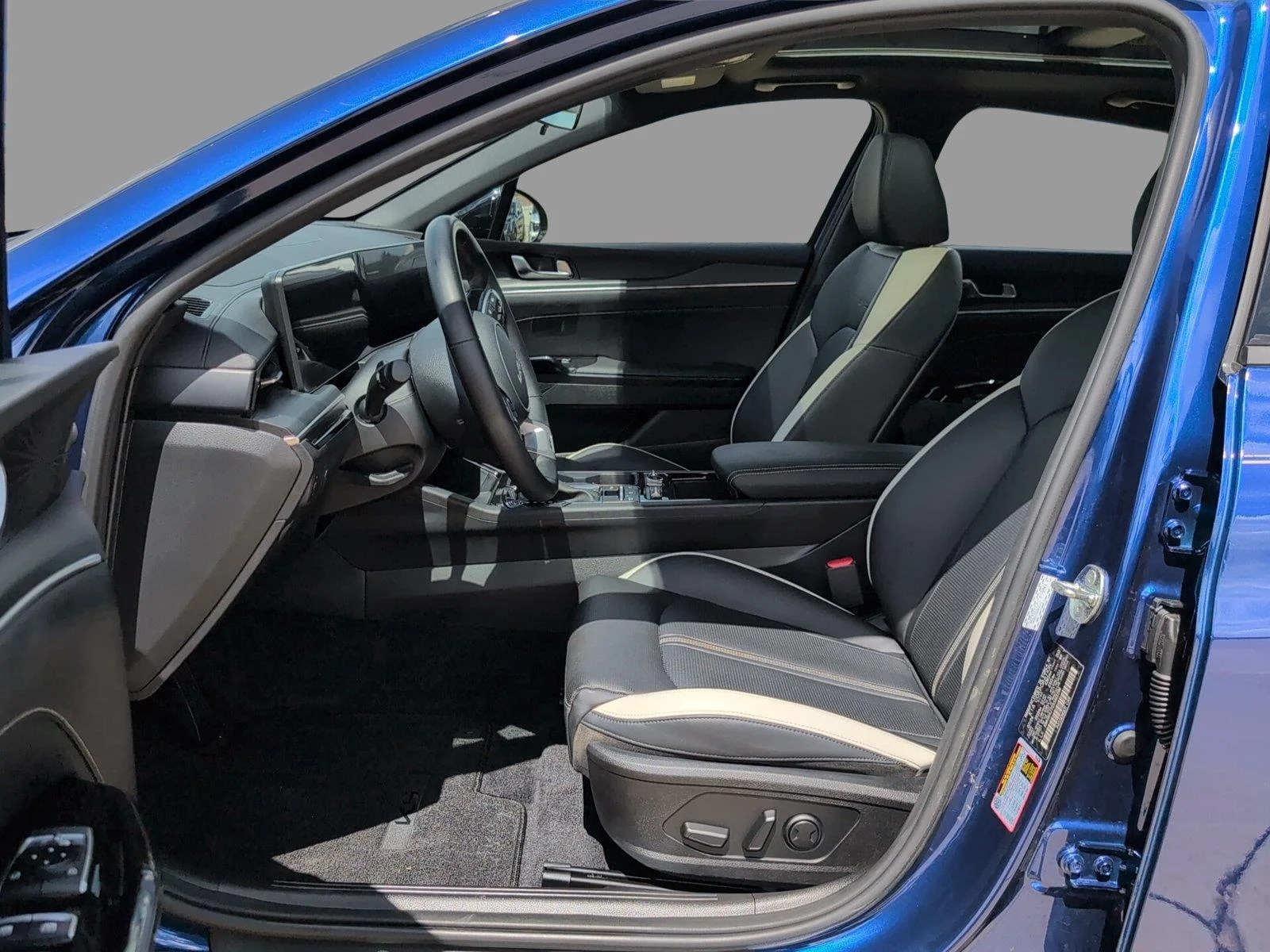 Used 2025 Yacht Blue Kia GT-Line image 19
