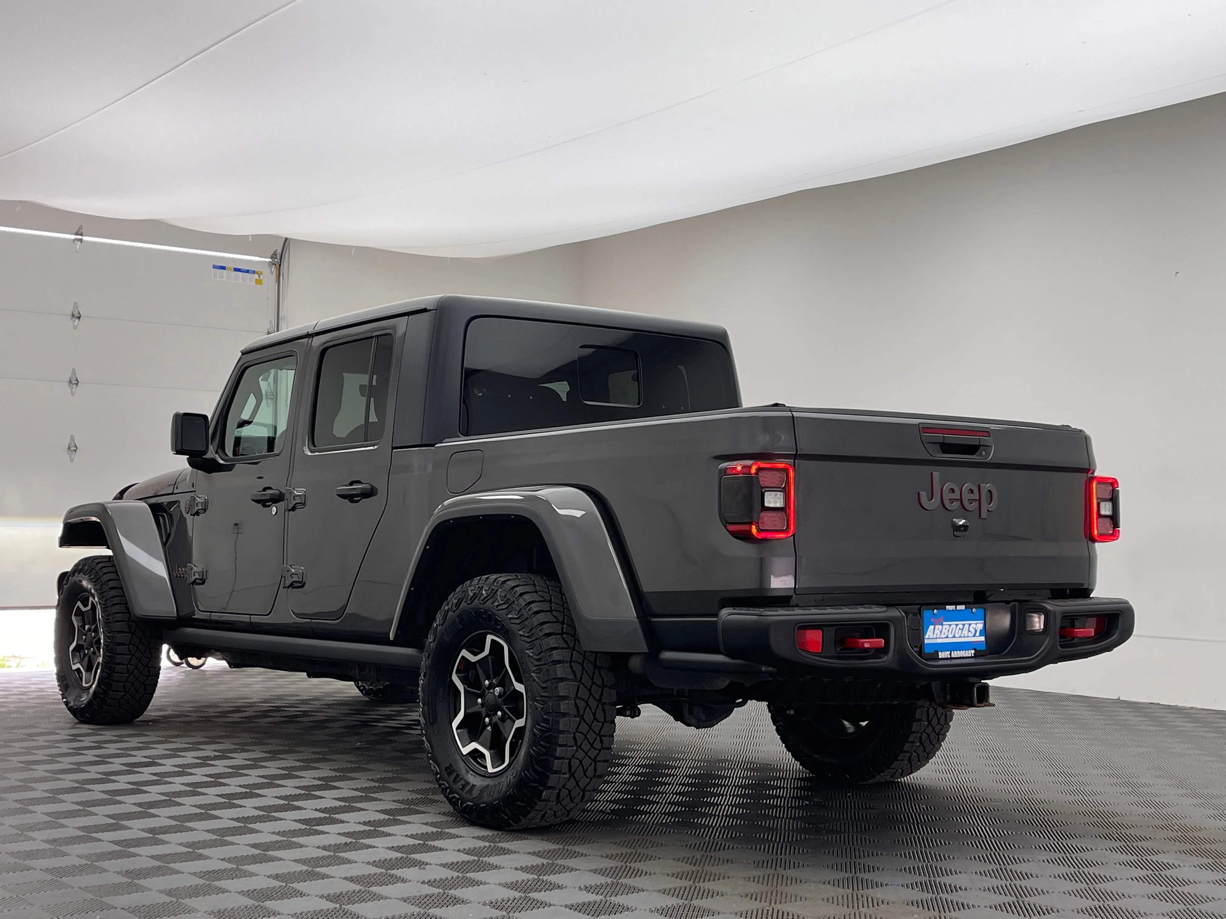 Used 2021  Jeep Rubicon image 10