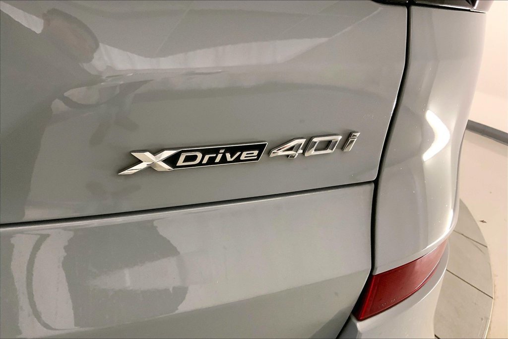 Used 2024 Gray Metallic BMW xDrive40i image 30
