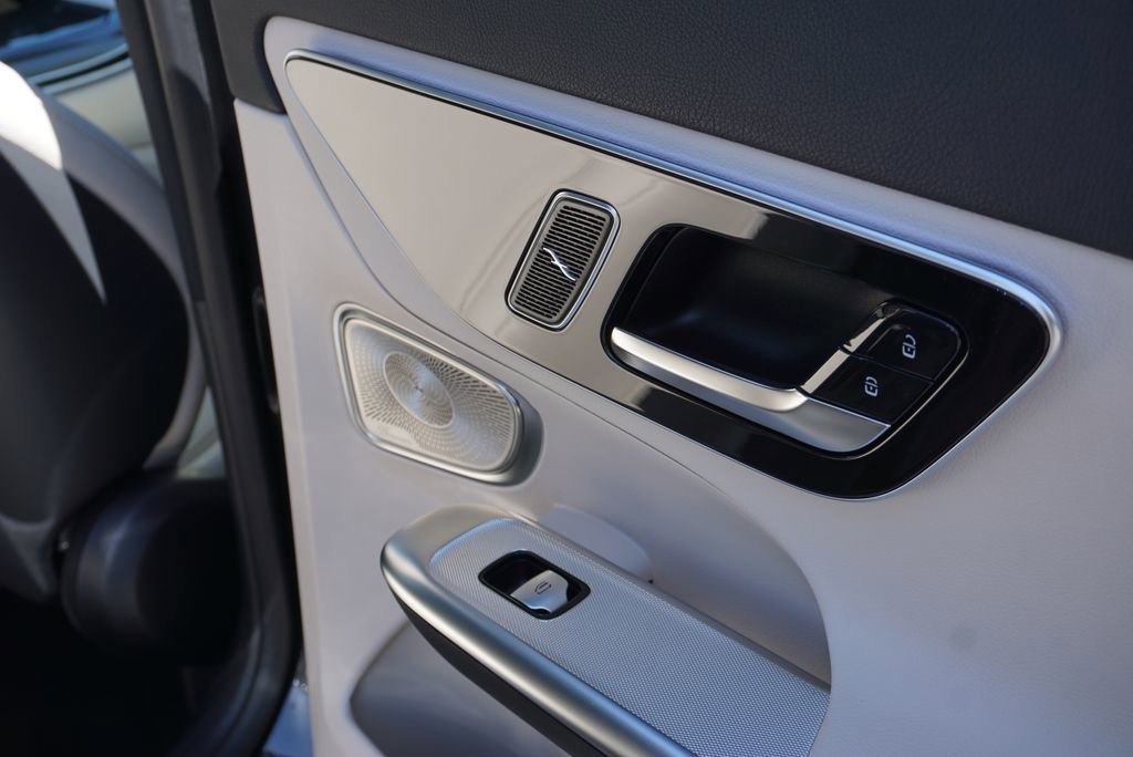New 2026 Graphite Grey Metallic Mercedes-Benz GLC 300 image 117