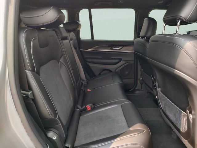 New 2026 Silver Zynith Exterior Paint Jeep Altitude image 28