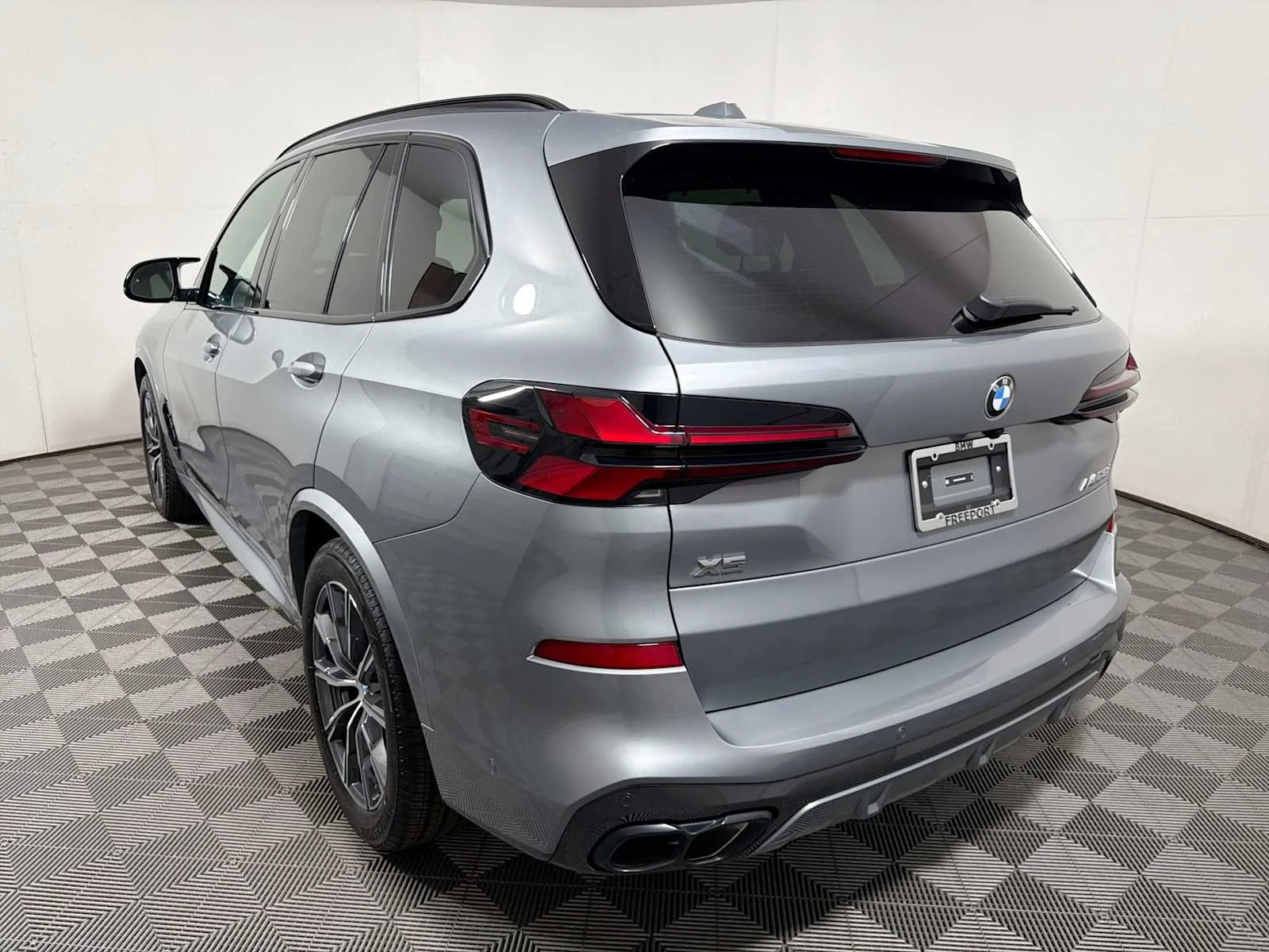 2026 BMW X5 M60i - Photo 5