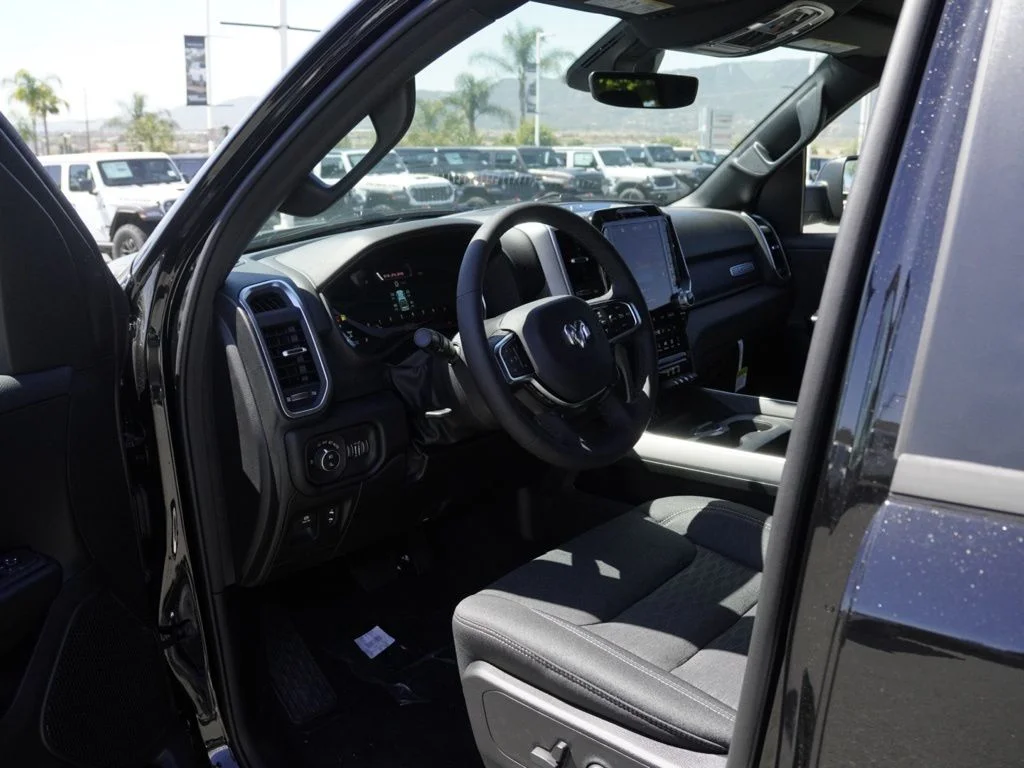 New 2026 Diamond Black Crystal Pearl-Coat Exterior Paint RAM Big Horn/Lone Star image 19