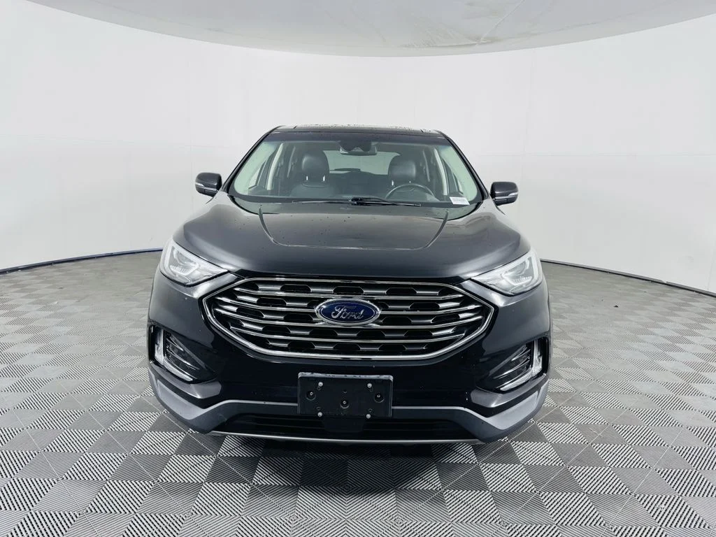 Used 2019 Black Ford SEL image 3