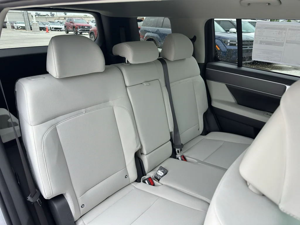New 2026 Shimmering Silver Hyundai SE image 30