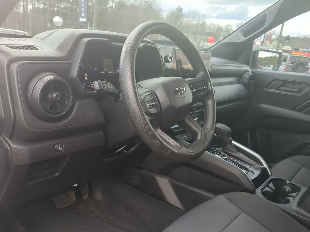 Used 2024 Summit White Chevrolet 4WD Trail Boss image 13
