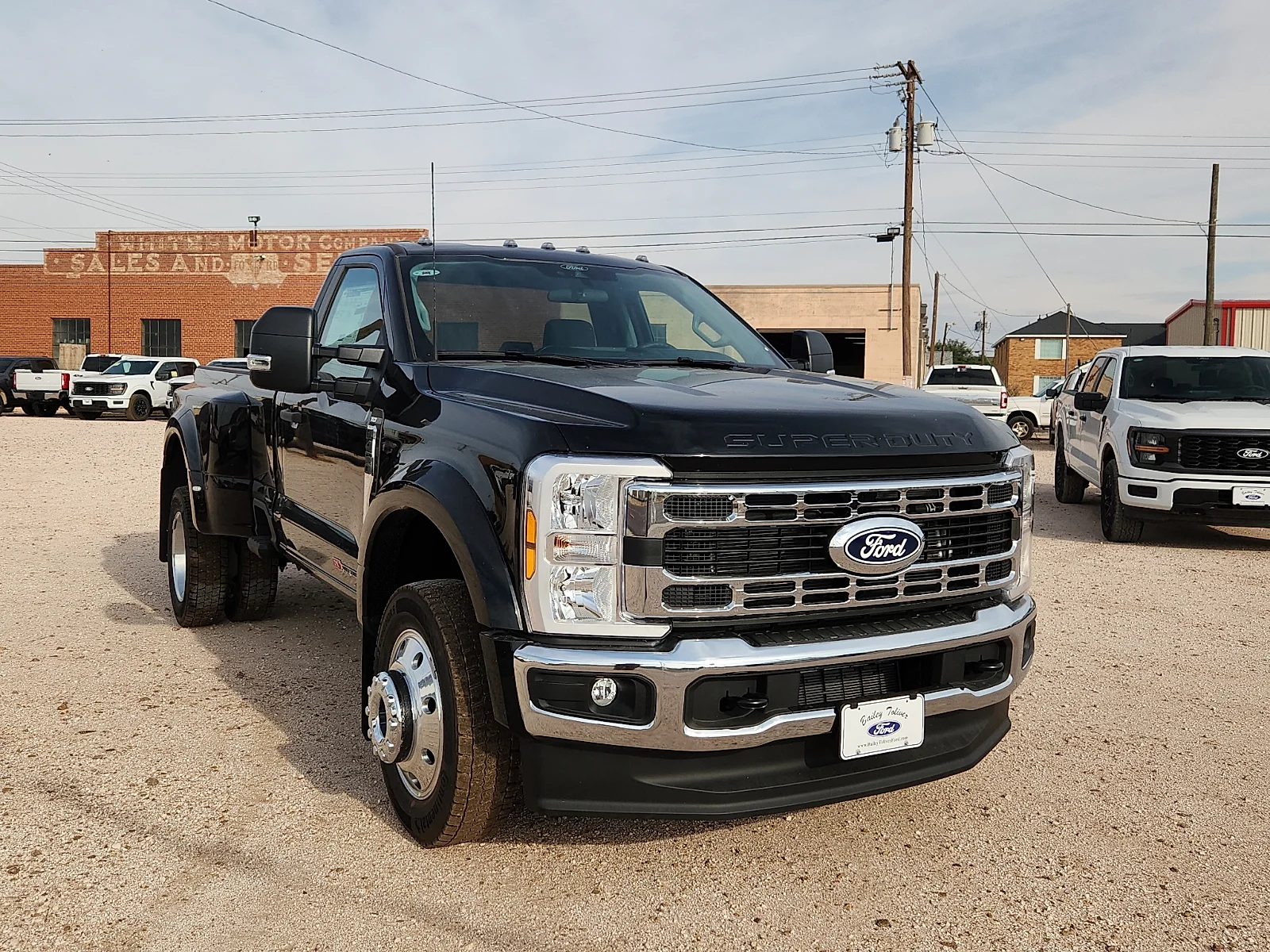 New 2027 Agate Black Metallic Ford XLT image 1