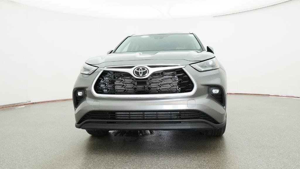 New 2026 Heavy Metal Toyota XLE image 2