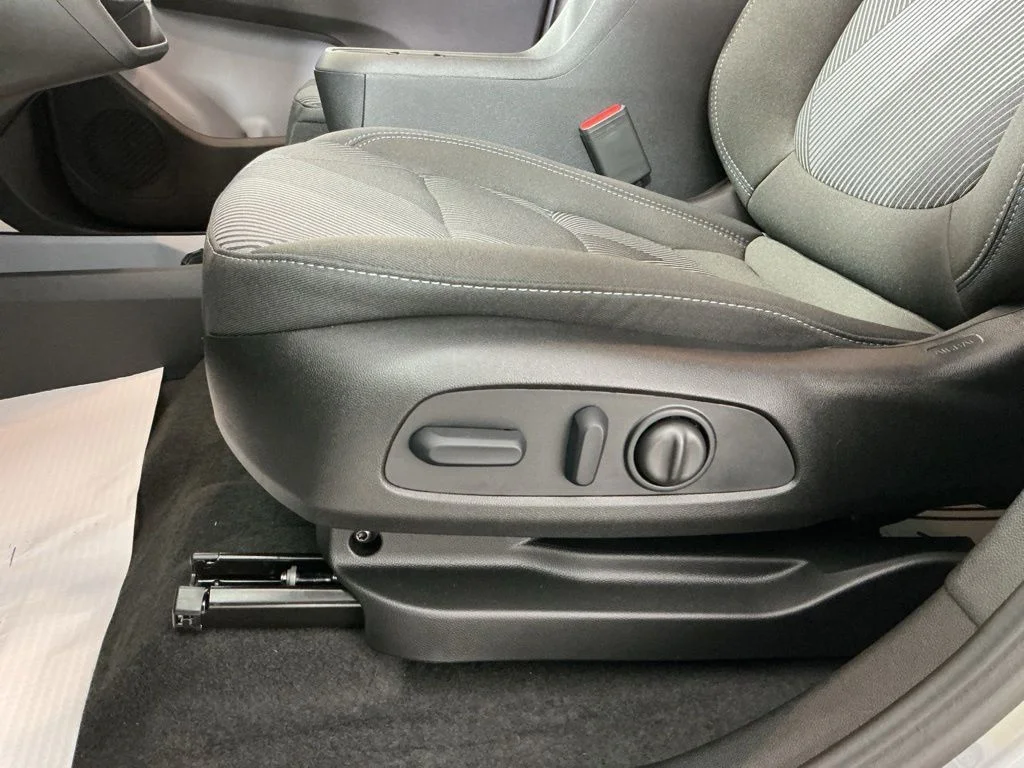 New 2027 Gray Chevrolet LT image 5