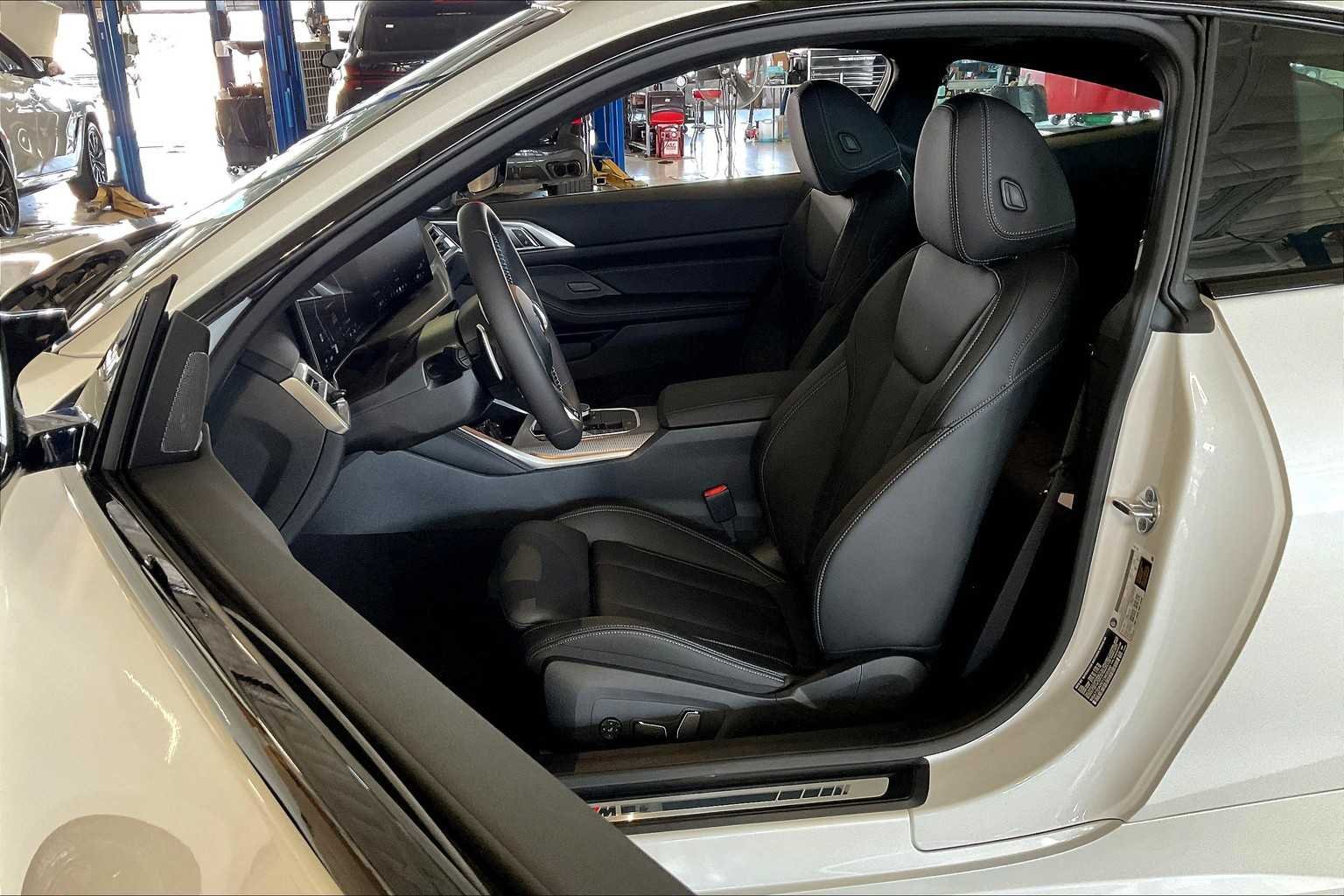 Used 2026 Mineral White Metallic BMW M440i image 9